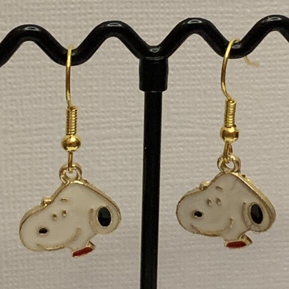 Snoopy Earring, Peanuts Earring, Gift Idea, Snoopy Charm, Peanuts Charm, Dog - Picture 5 of 7